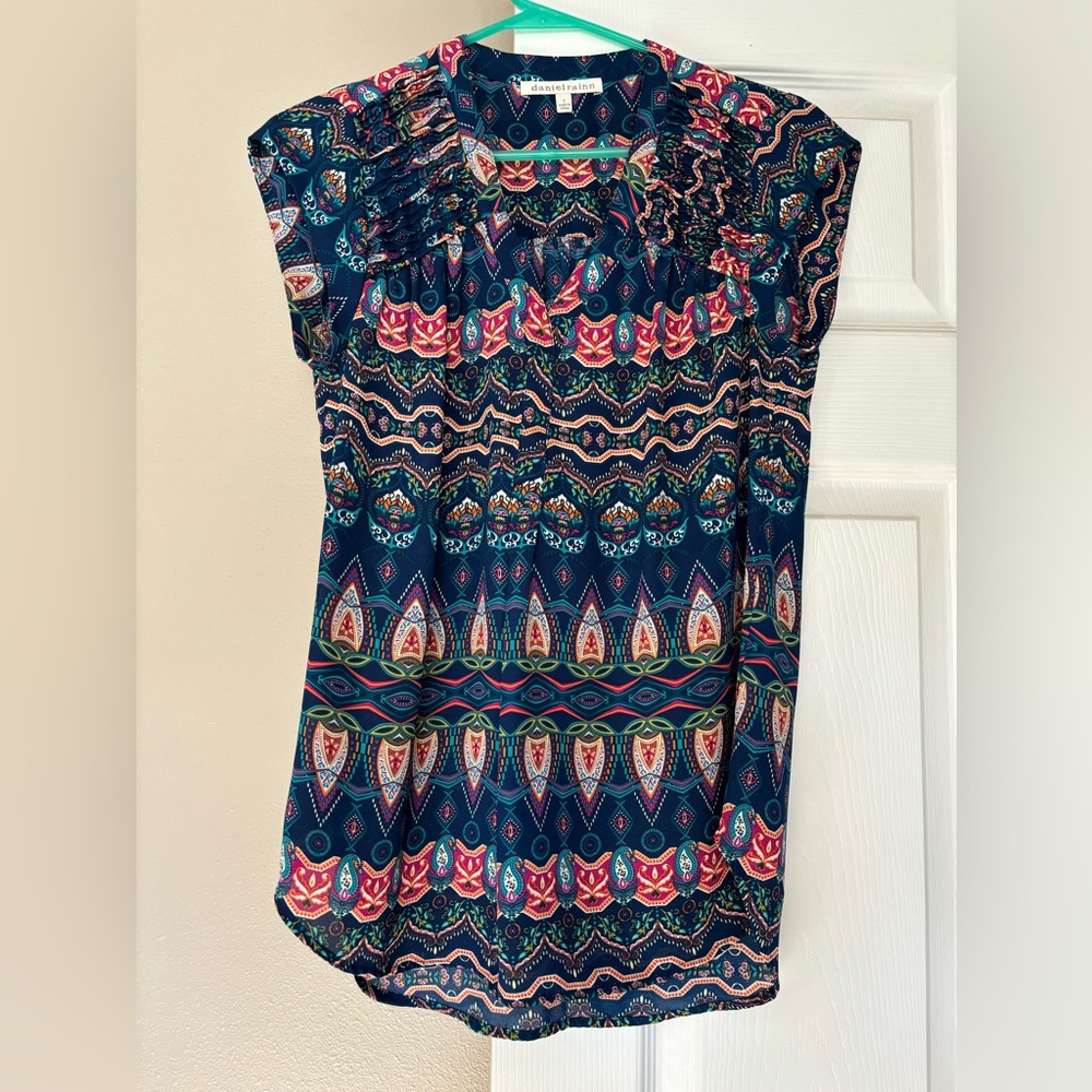 Daniel Rainn blouse with cap sleeves